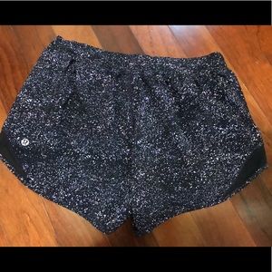Lululemon Hotty hot shorts 4” lined size 10 EUC